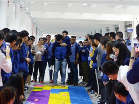 坚贞立志，，，永葆精神，，，奋勇领先，，，不负青春